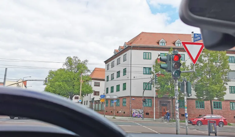 Rechtsschutzversicherung hilft bei Dashcam Video und Roter Ampel in Leipzig