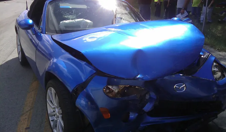 Wer als bei einem Unfall als unbeteiligter zu Schaden gekommen ist, dem hilft die Verkehrsrechtsschutz-Versicherung.